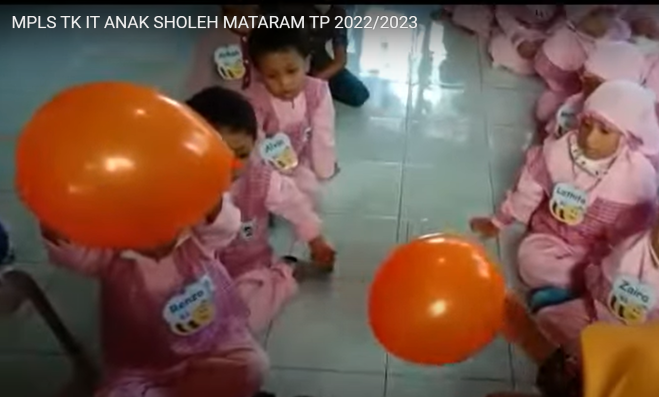 Keseruan Hari Pertama Masuk Sekolah